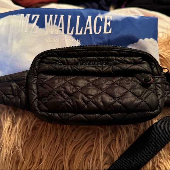 Pre-Owned -MZ Wallace Metro Fanny Pack - Picture 1 of 4